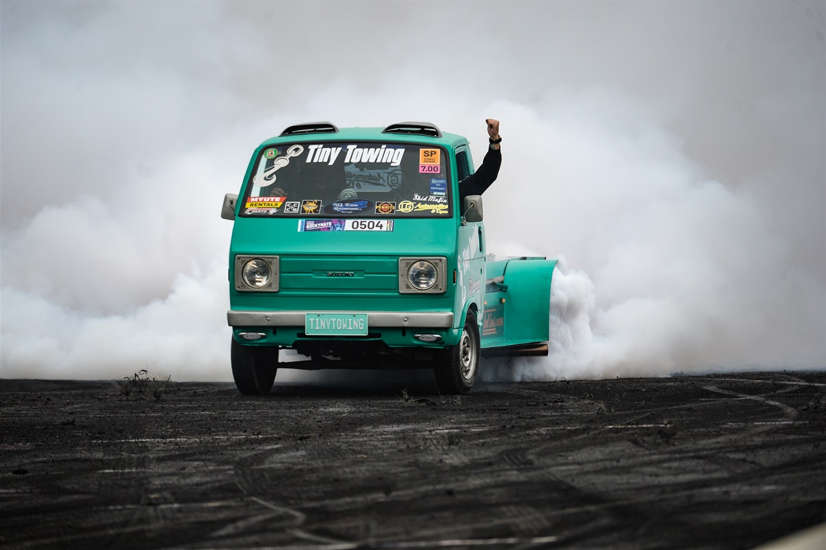 Townsvillebased burnout sensation to compete at Rockynats 02 Rockynats